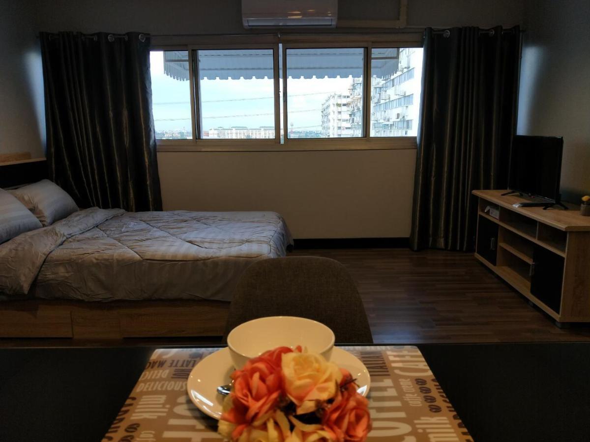 פאק קרט Popular Condo เมืองทองธานี מראה חיצוני תמונה